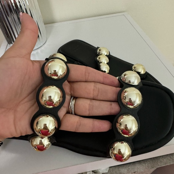 Black and gold sandal from target size 7 - Picture 2 of 3